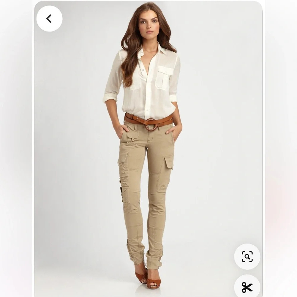 Ralph Lauren Cargo pants 100% cotton in tan size  4, 7 pockets zipper bottoms